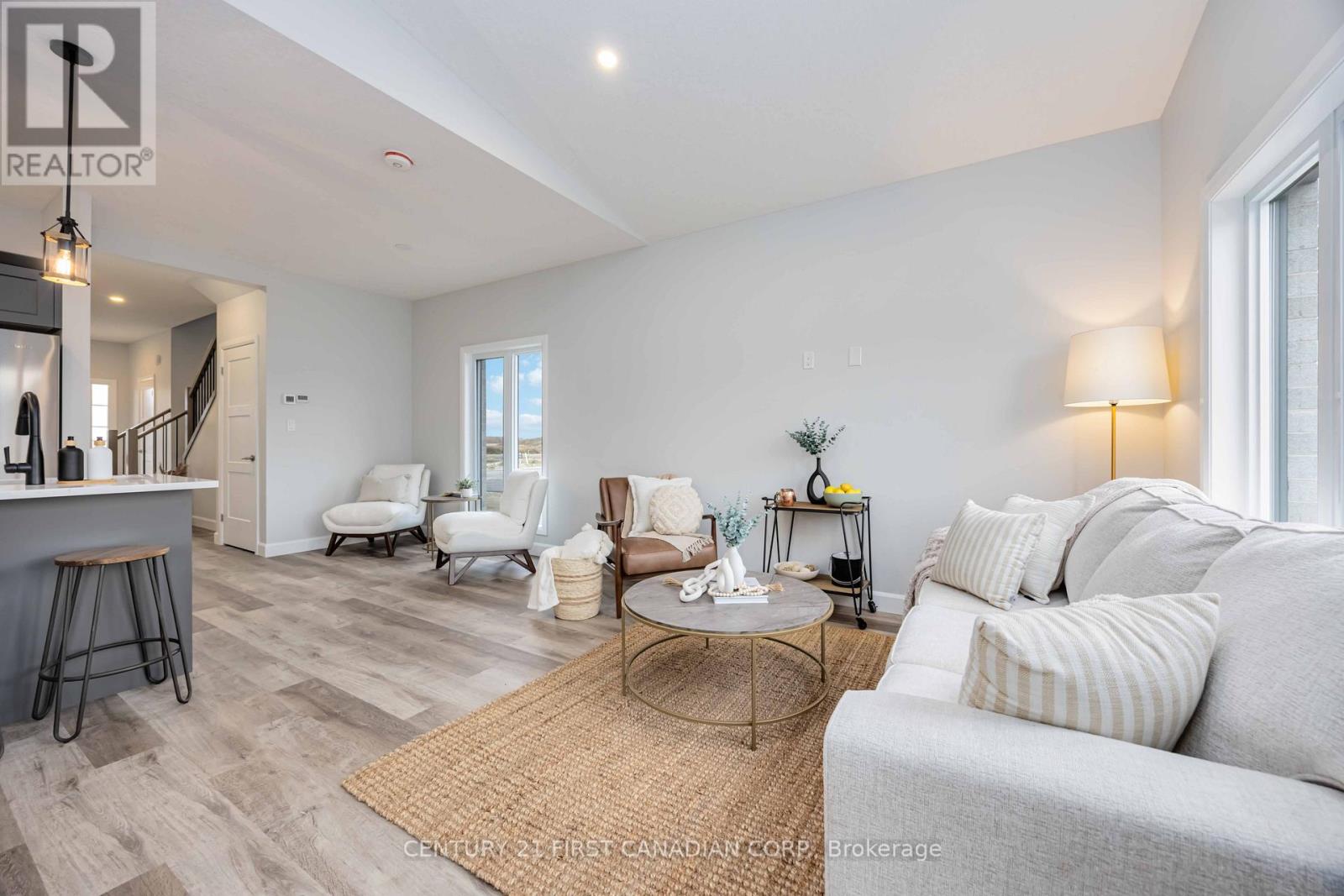 9 Postma Crescent, North Middlesex, Ontario  N0M 1A0 - Photo 11 - X12962142