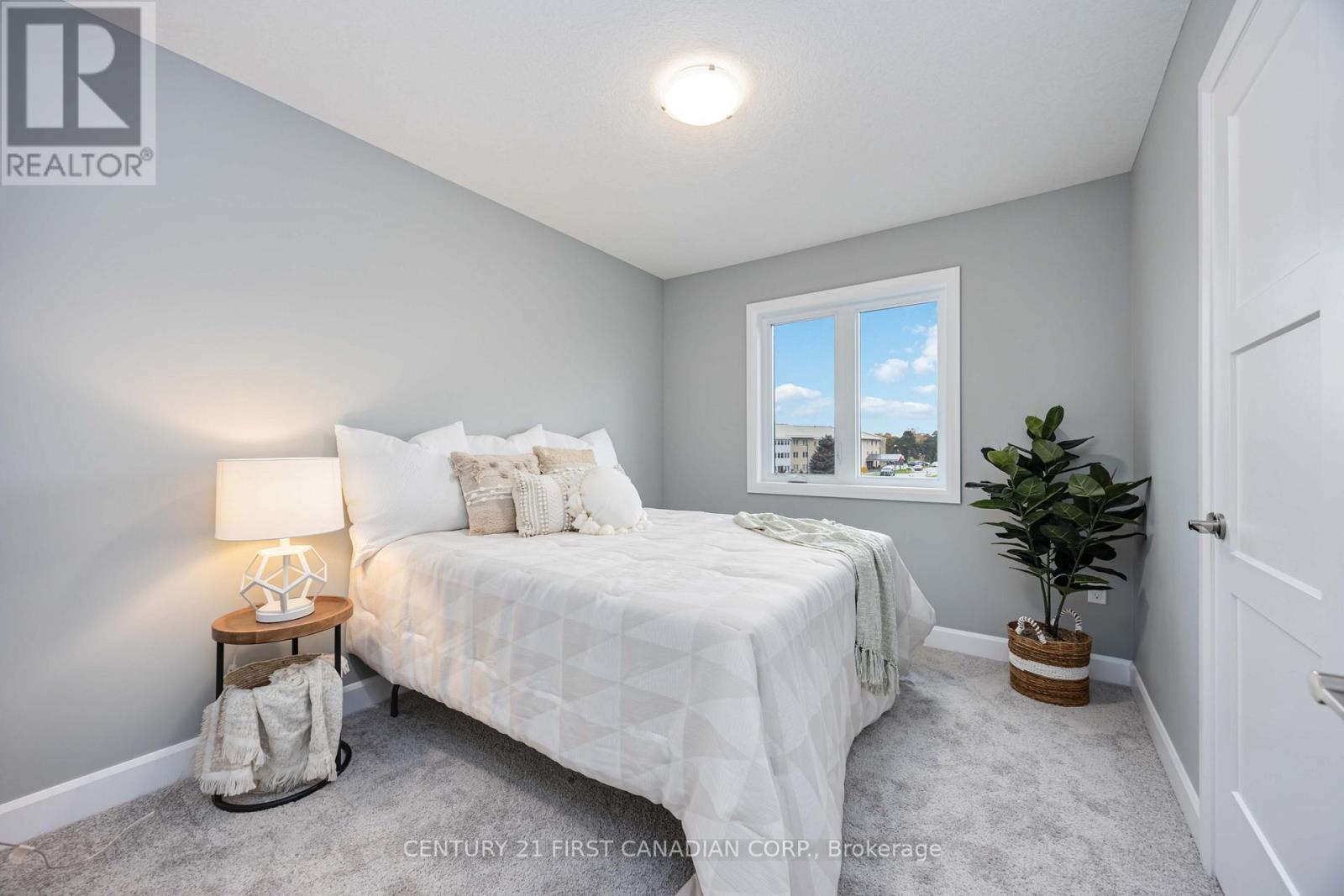9 Postma Crescent, North Middlesex, Ontario  N0M 1A0 - Photo 17 - X12962142