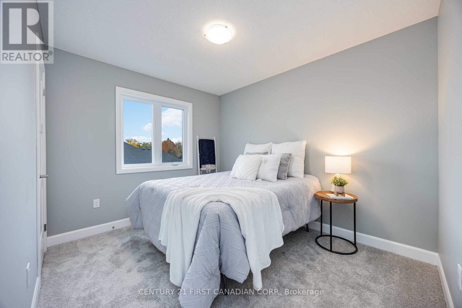 9 Postma Crescent, North Middlesex, Ontario  N0M 1A0 - Photo 18 - X12962142