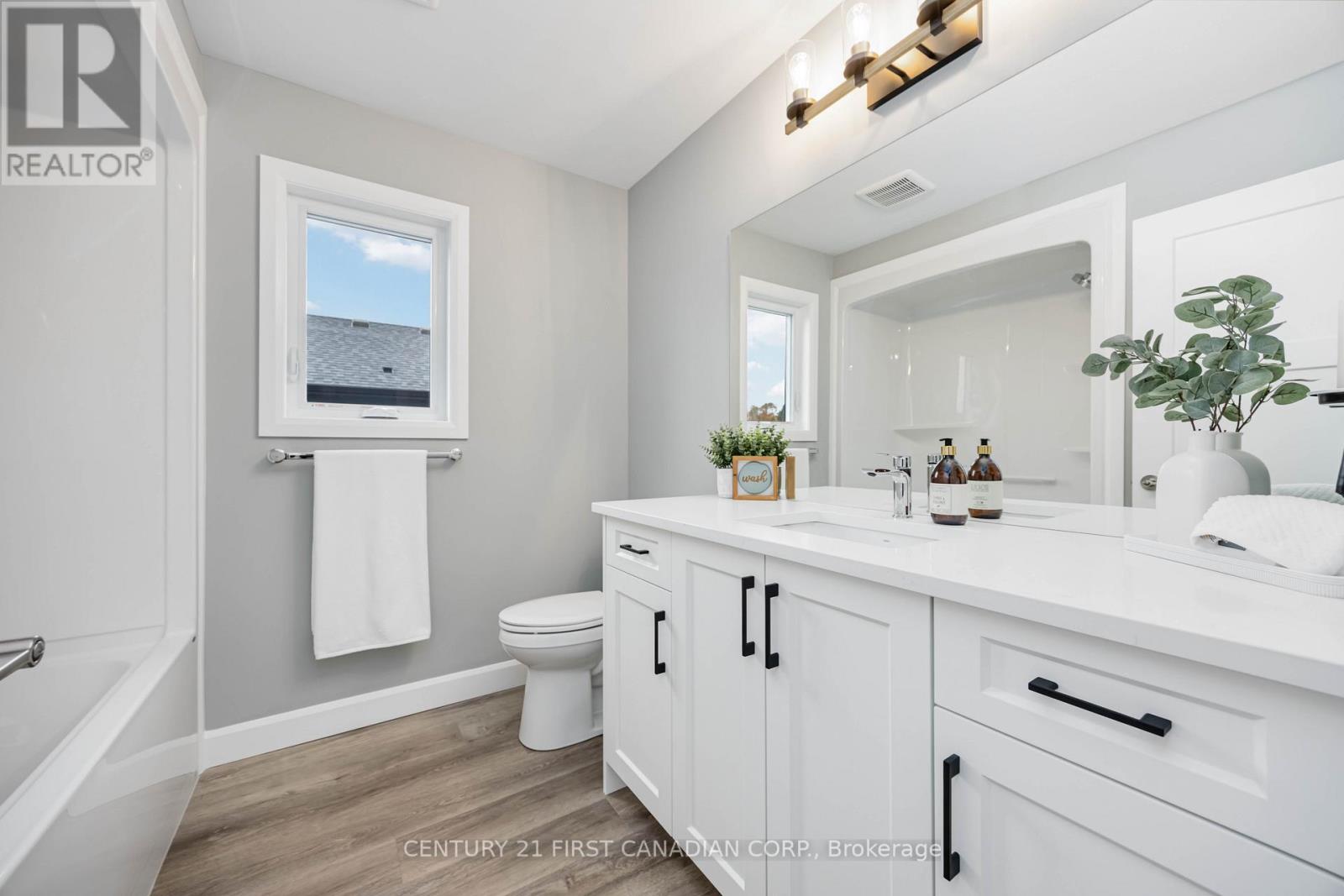 9 Postma Crescent, North Middlesex, Ontario  N0M 1A0 - Photo 20 - X12962142