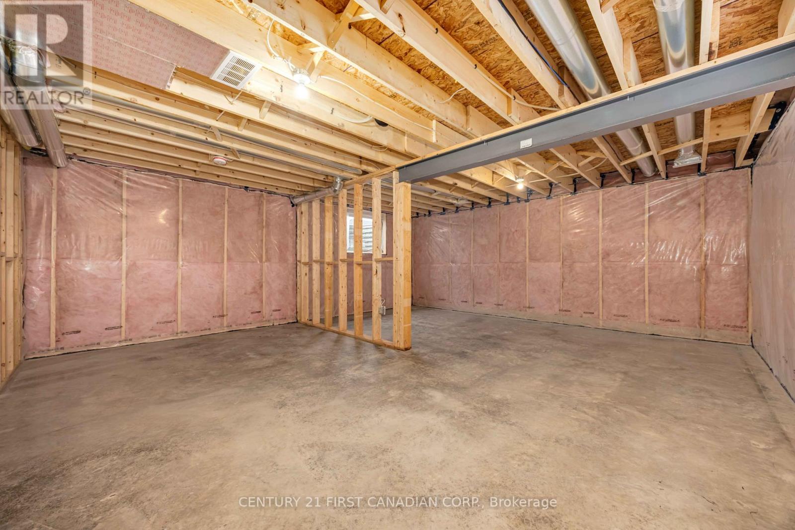 9 Postma Crescent, North Middlesex, Ontario  N0M 1A0 - Photo 29 - X12962142