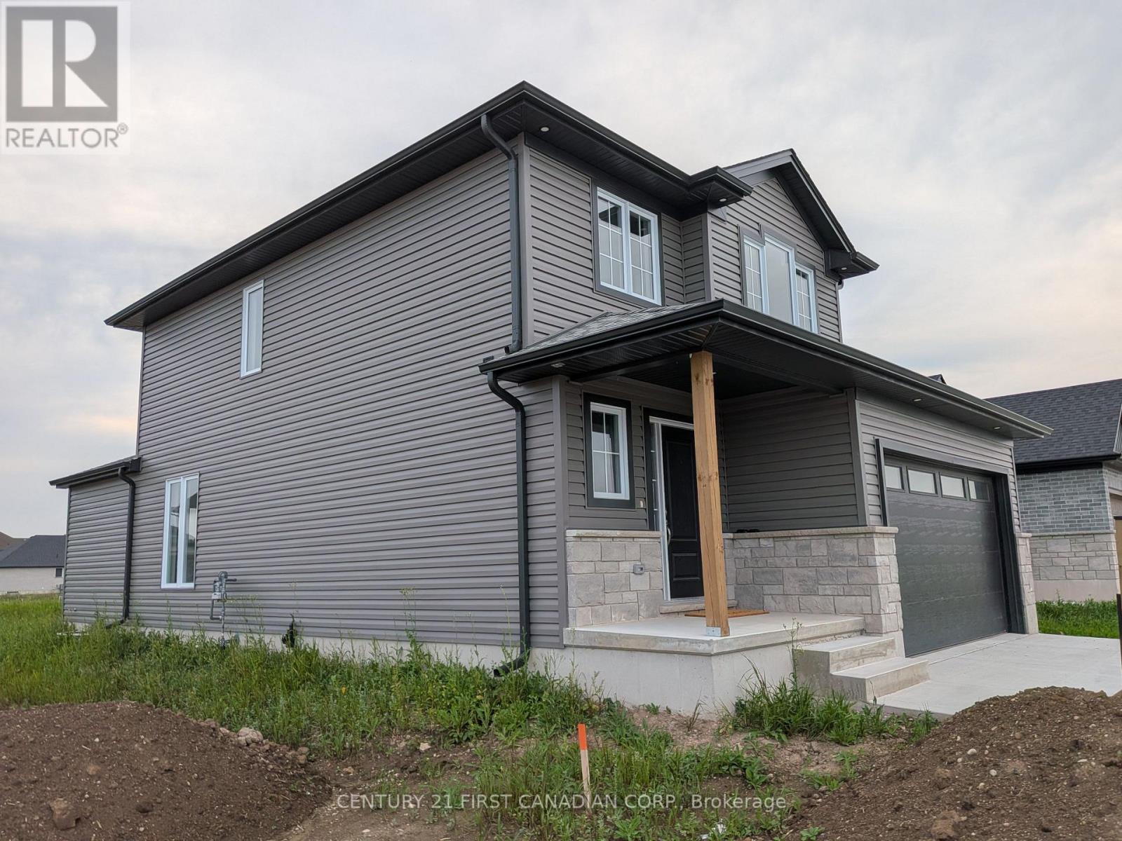 9 Postma Crescent, North Middlesex, Ontario  N0M 1A0 - Photo 4 - X12962142