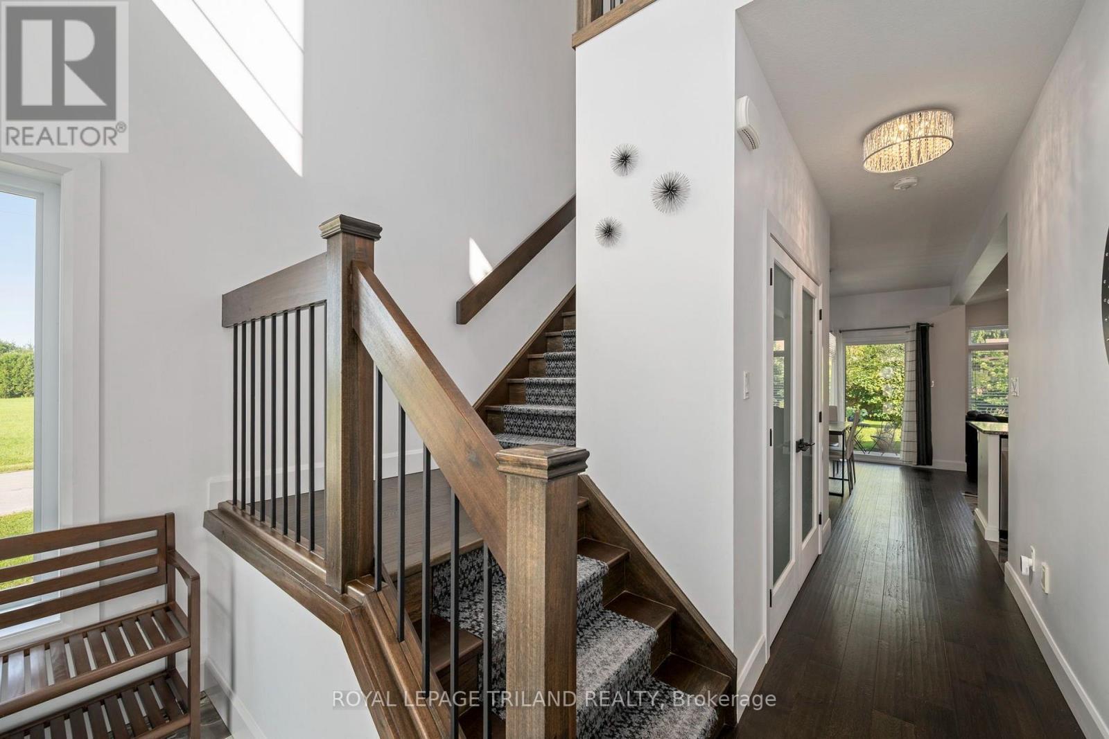 21 Armstrong Street, Strathroy-Caradoc, Ontario  N0L 1W0 - Photo 4 - X13649136
