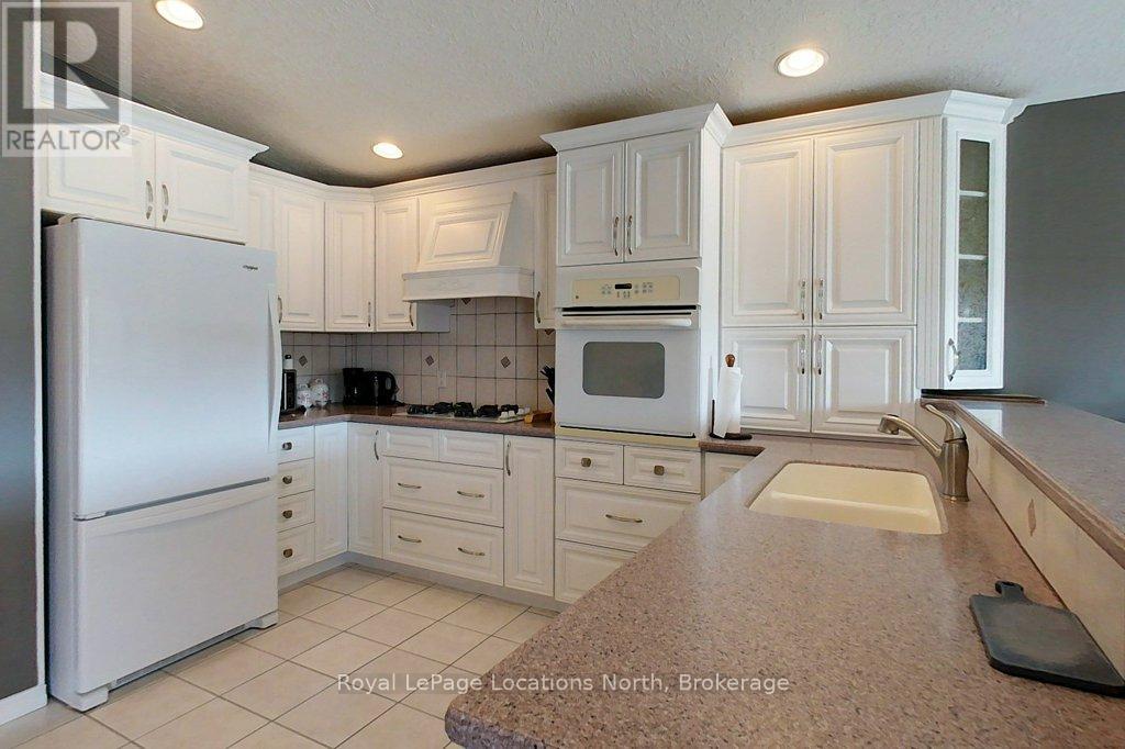 16 Atlantic Avenue, Wasaga Beach, Ontario  L9Z 3A8 - Photo 13 - S13650058