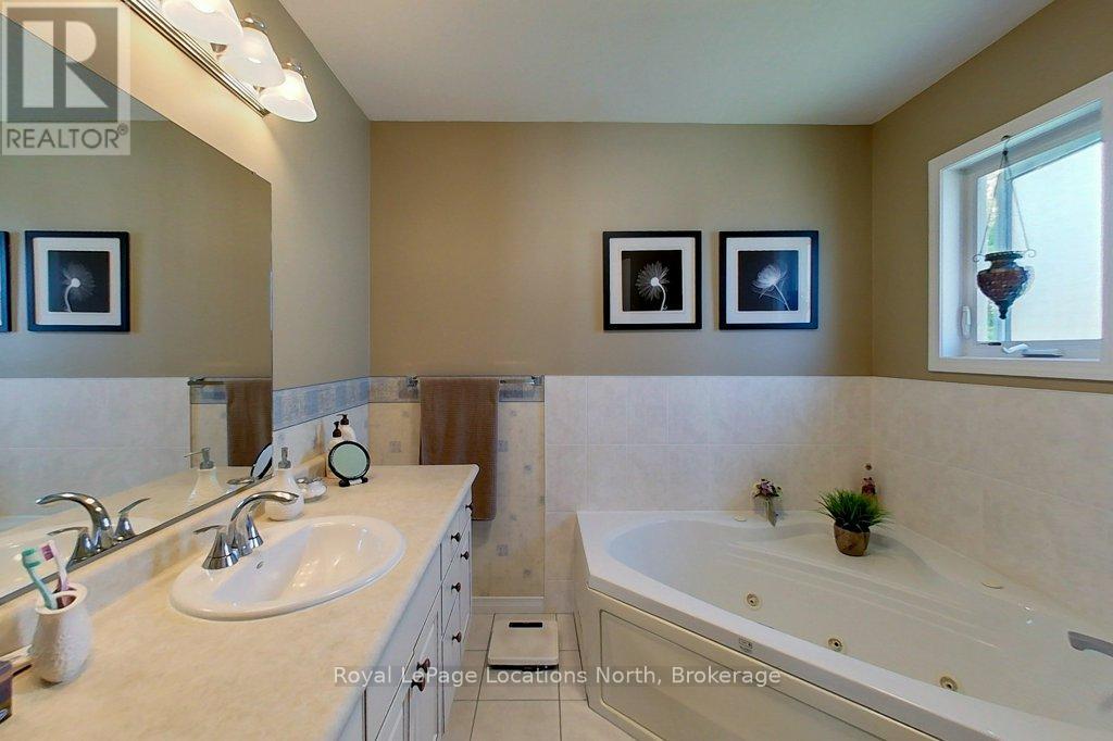 16 Atlantic Avenue, Wasaga Beach, Ontario  L9Z 3A8 - Photo 24 - S13650058