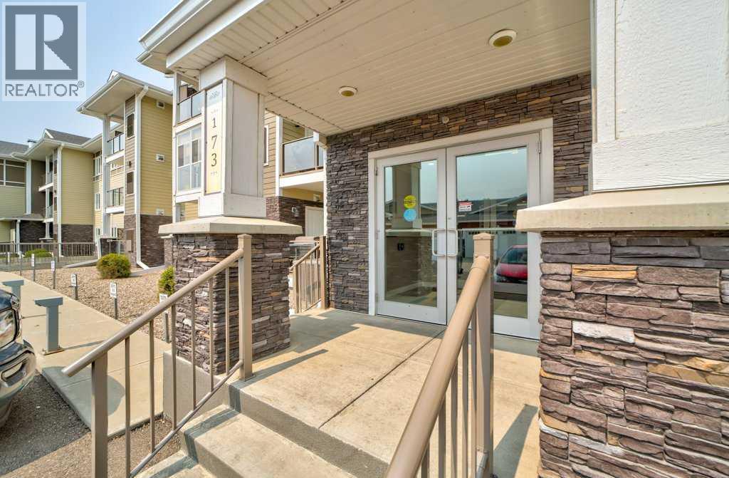 201, 173 Fairmont Boulevard S, Lethbridge, Alberta  T1K 7G4 - Photo 2 - A2335574