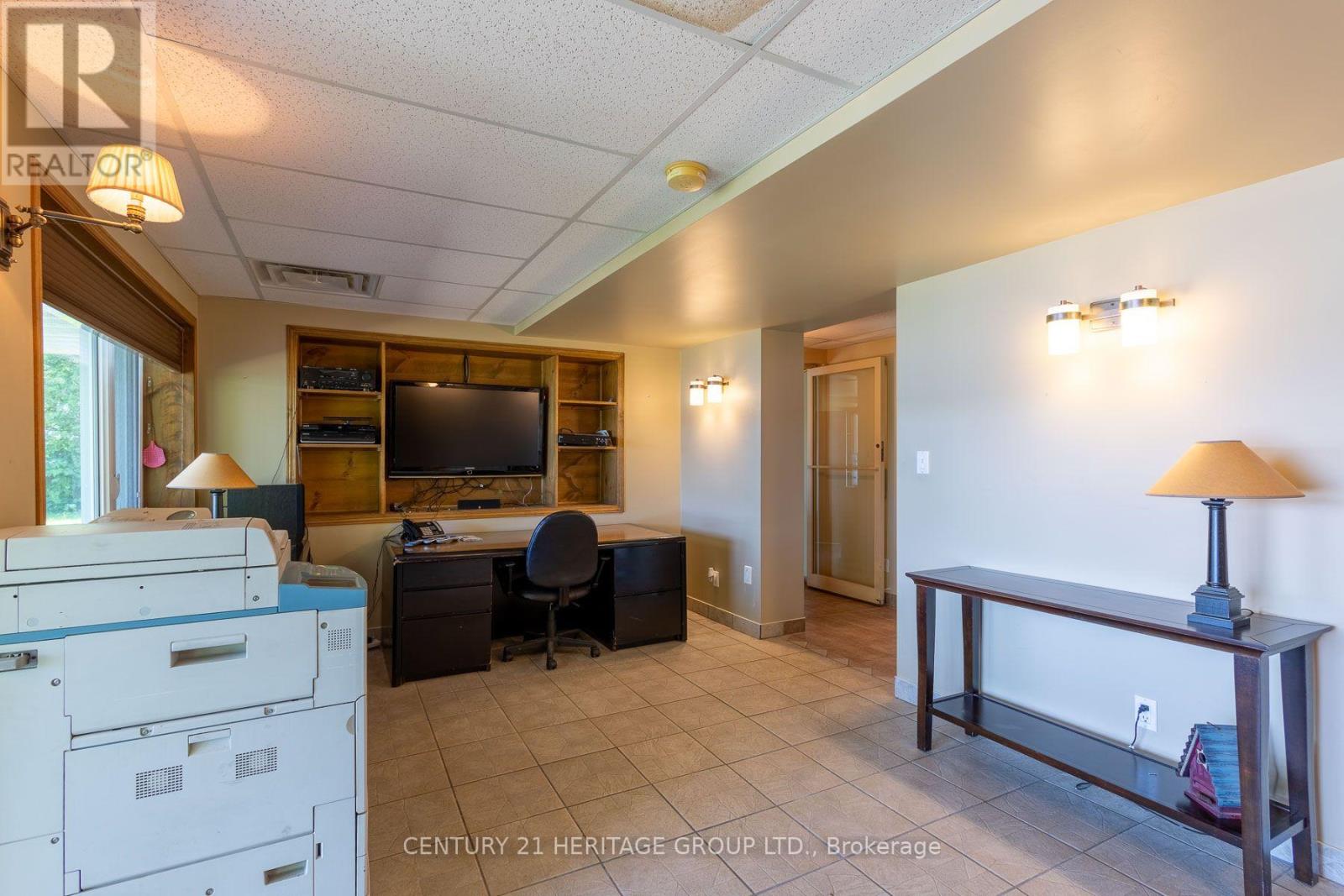 405 Champlain Road, Penetanguishene, Ontario  L9M 1S3 - Photo 24 - S13646934