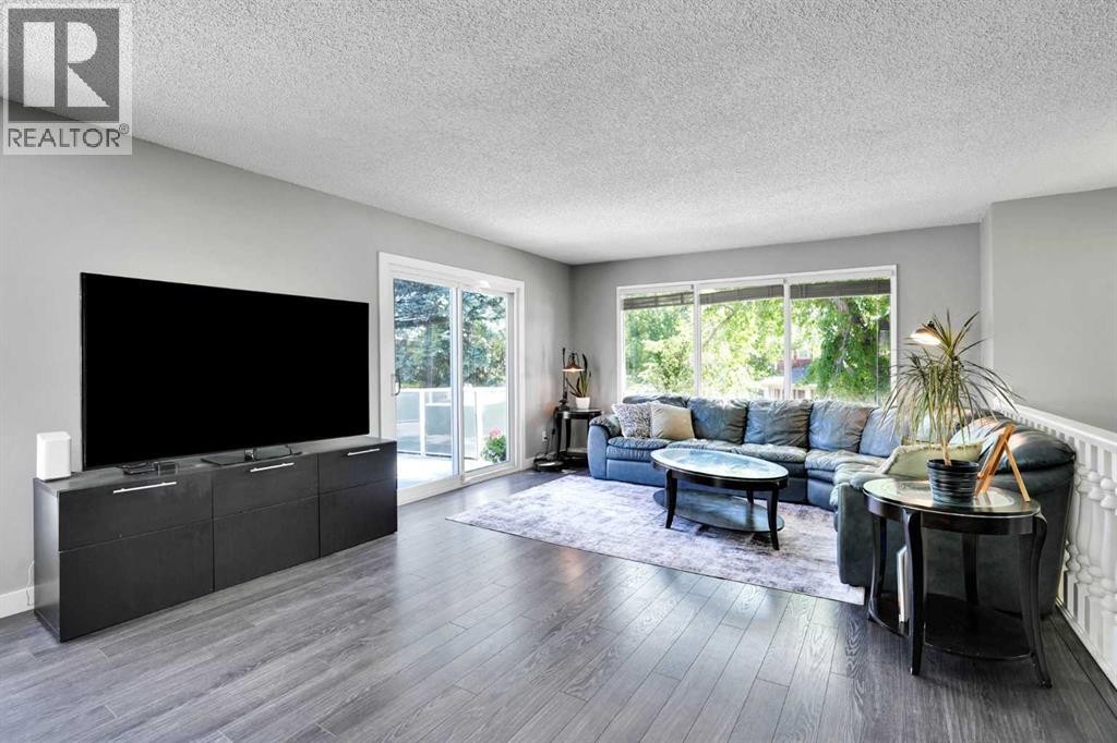 9667 Oakhill Drive SW, Calgary, Alberta  T2V 3W6 - Photo 7 - A2334914