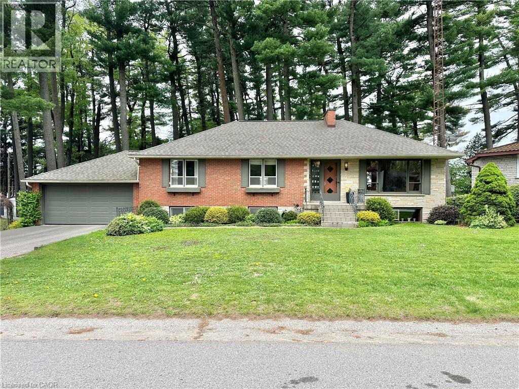 60 SMITH Avenue, Delhi, Ontario