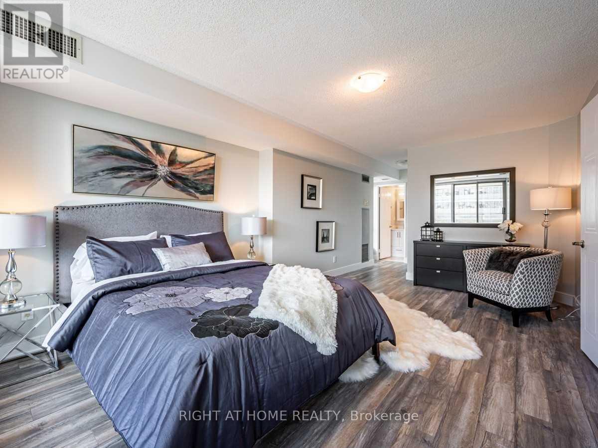 2306 - 750 Bay Street, Toronto, Ontario  M5G 1N6 - Photo 18 - C13649910