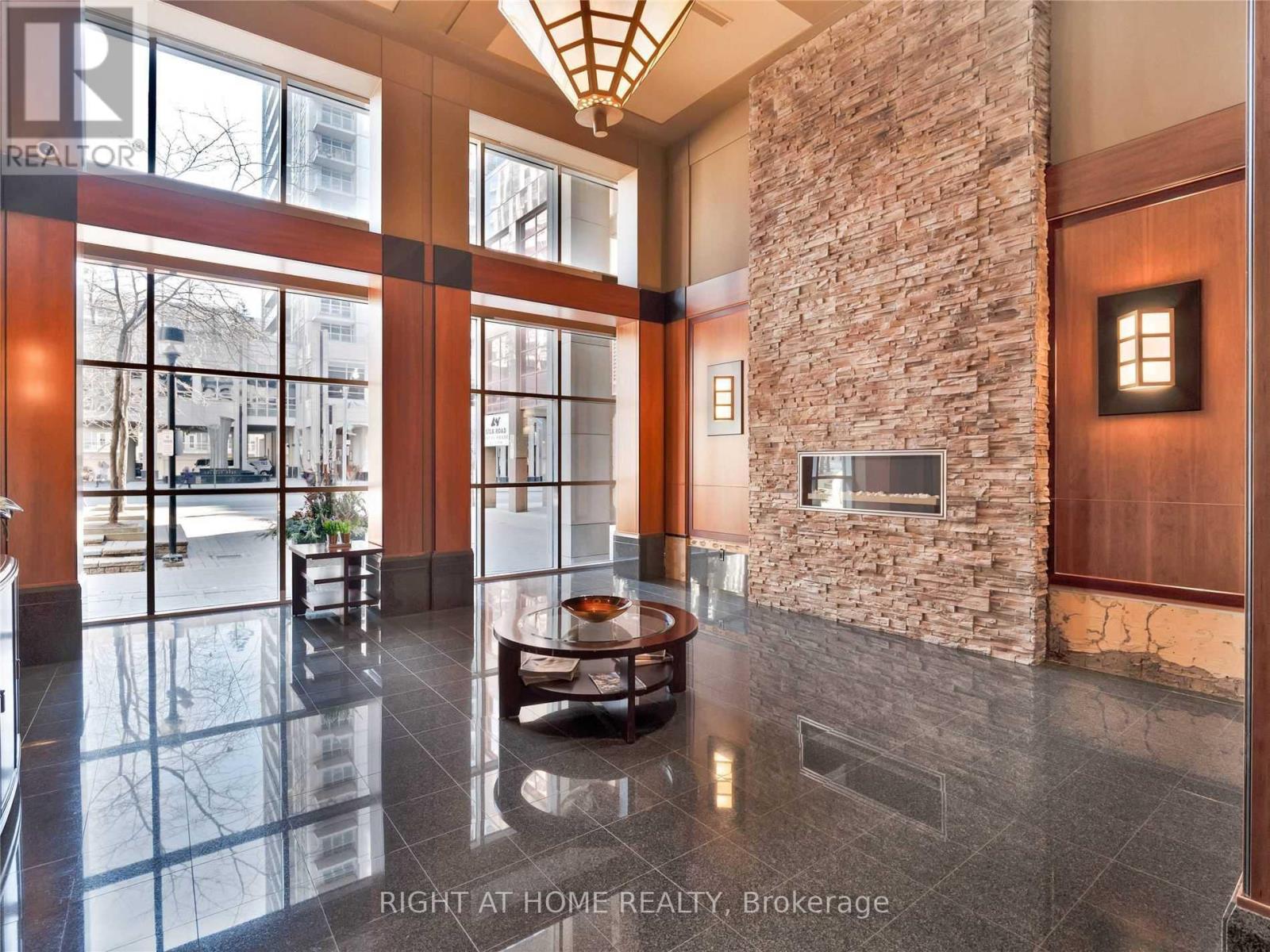 2306 - 750 Bay Street, Toronto, Ontario  M5G 1N6 - Photo 3 - C13649910