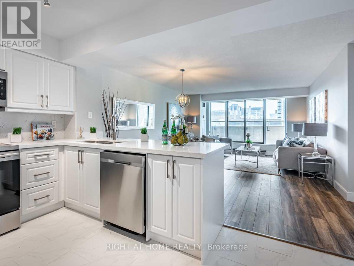 2306 - 750 Bay Street, Toronto, Ontario  M5G 1N6 - Photo 5 - C13649910