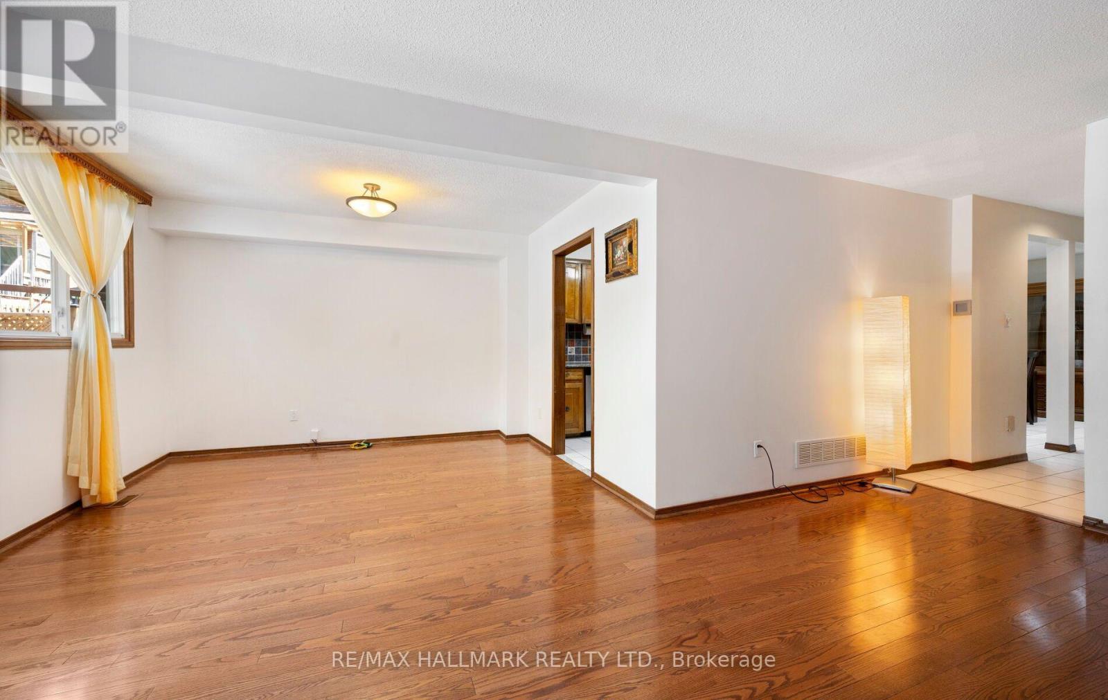 154 Robert Hicks Drive, Toronto, Ontario  M2R 3R5 - Photo 11 - C13650064