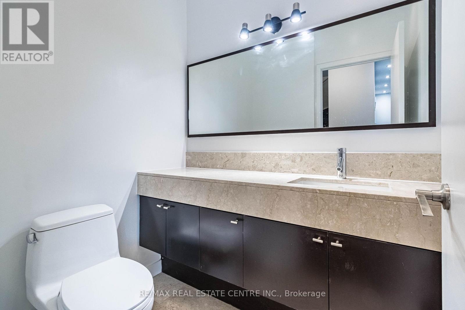 Uph 11 - 21 Nelson Street, Toronto, Ontario  M5V 1T8 - Photo 26 - C13650068