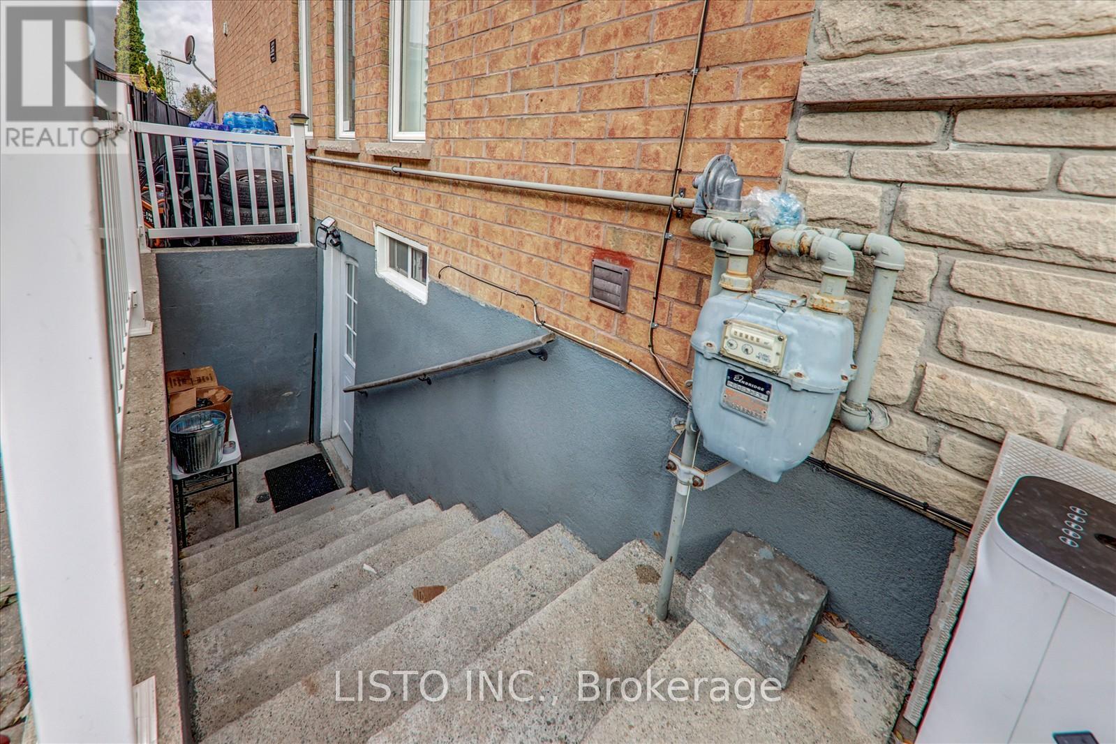 65 Warbler Circle, Toronto, Ontario  M1X 1V5 - Photo 34 - E13649968