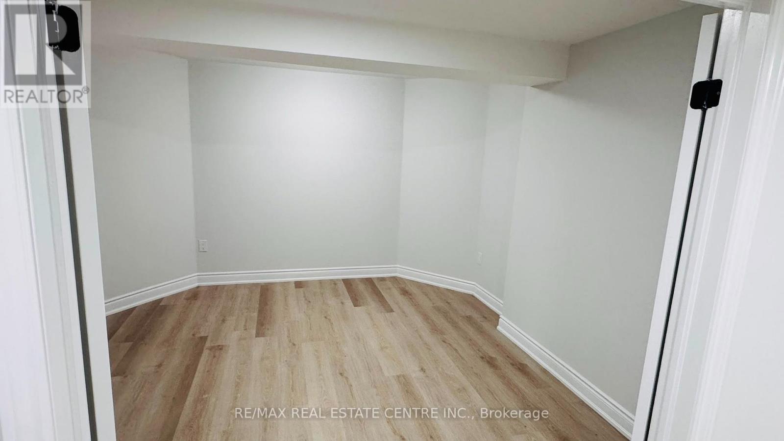Bsmt - 12 Rolling Acres Drive, Whitby, Ontario  L1R 1Z8 - Photo 9 - E13650074