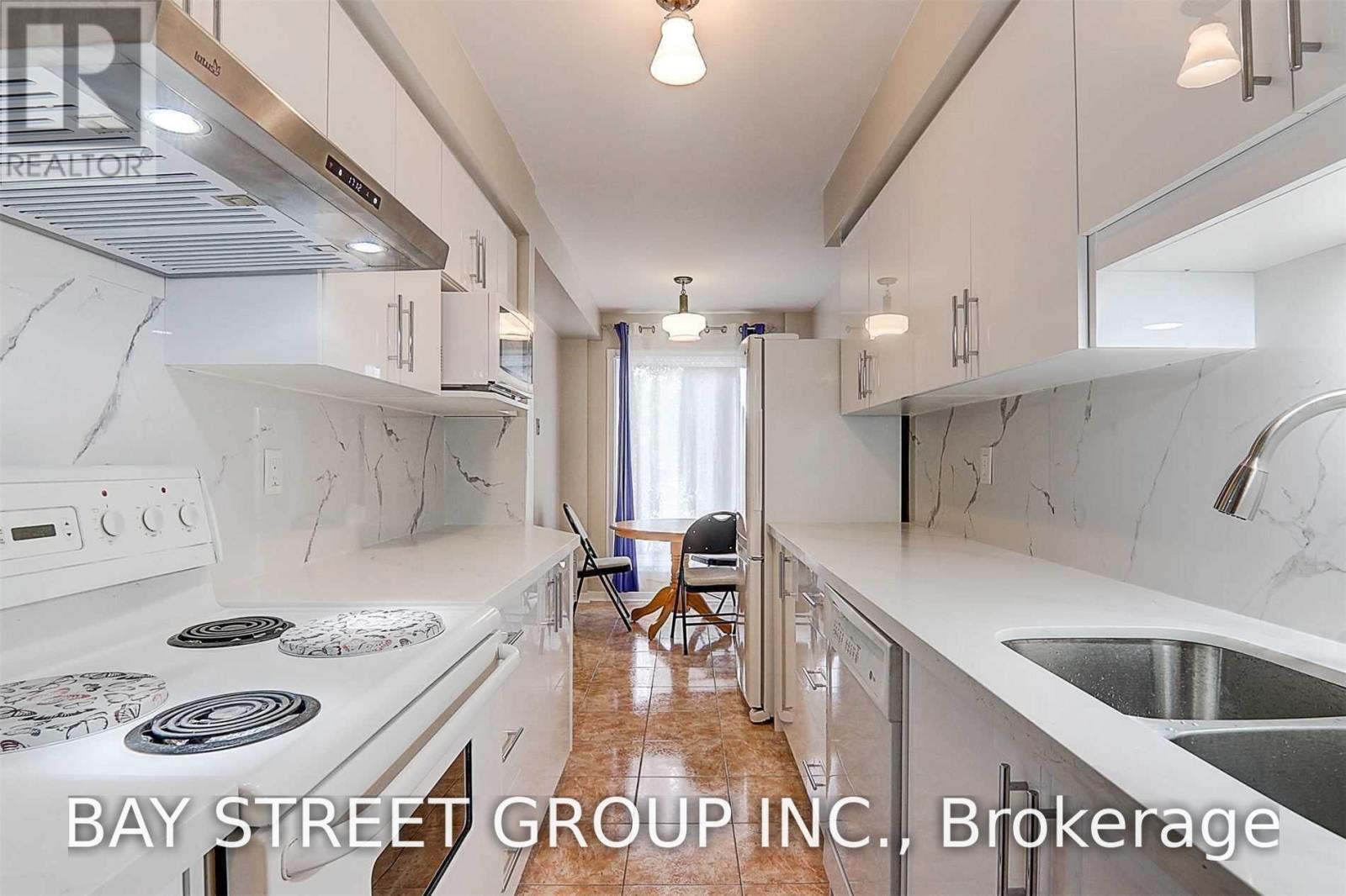 8 James Park Square, Toronto, Ontario M1V 2E6 - Photo 5 - E13650086