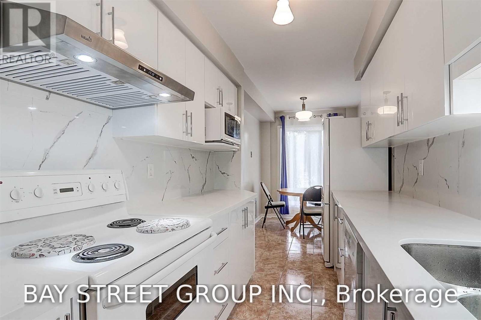 8 James Park Square, Toronto, Ontario M1V 2E6 - Photo 6 - E13650086
