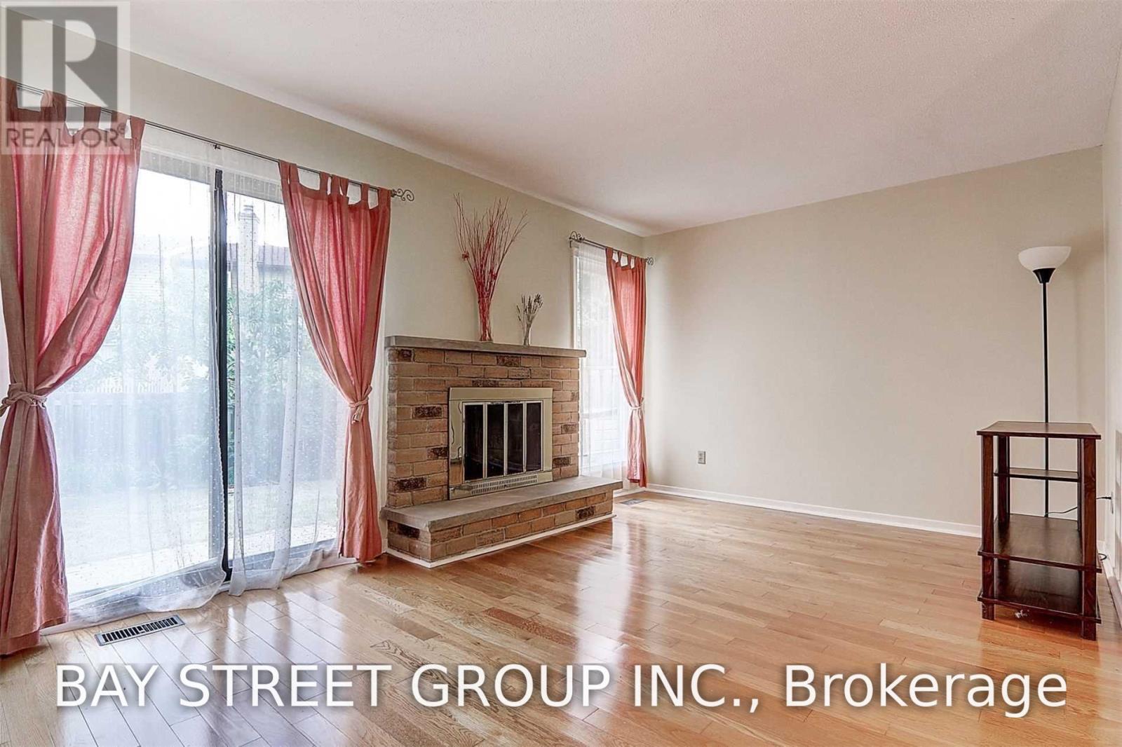 8 James Park Square, Toronto, Ontario M1V 2E6 - Photo 9 - E13650086