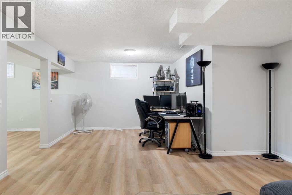 76 Douglas Ridge Close SE, Calgary, Alberta  T2Z 2M3 - Photo 19 - A2335520