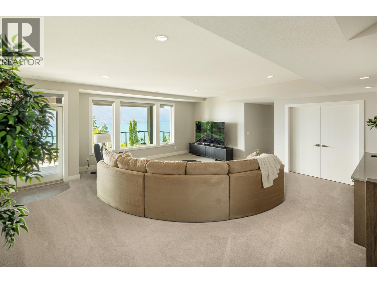 3320 Acacia Lane, Kelowna, British Columbia  V1V 3G1 - Photo 61 - 10395353