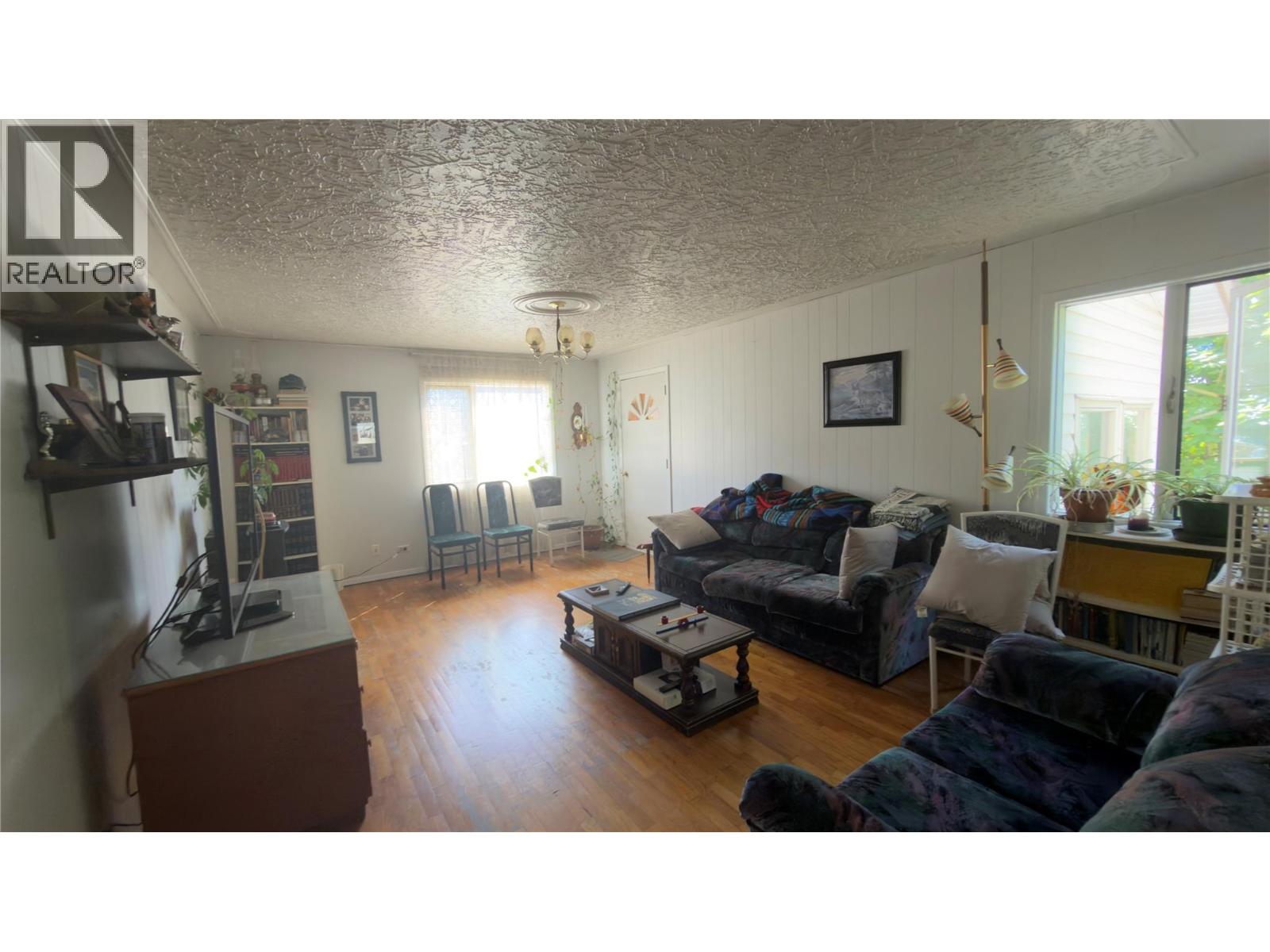 719 Big Eddy Road, Revelstoke, British Columbia  V0E 2S0 - Photo 10 - 10396668