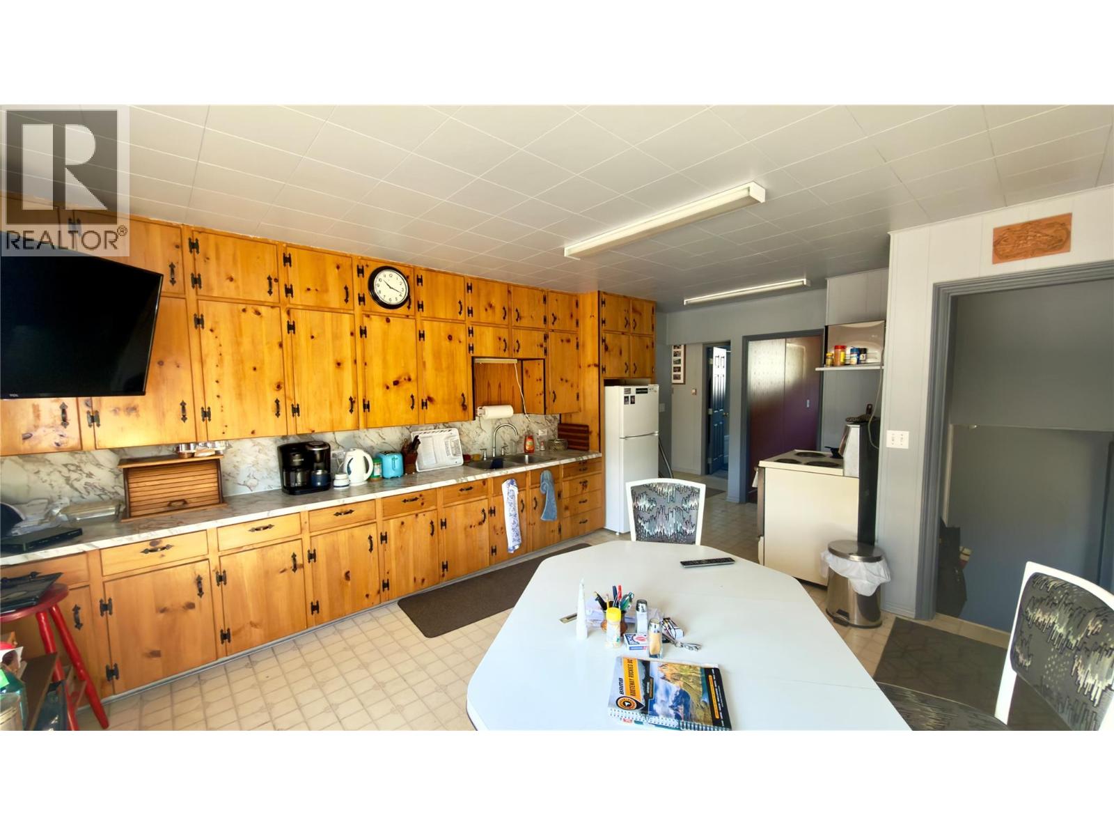719 Big Eddy Road, Revelstoke, British Columbia  V0E 2S0 - Photo 19 - 10396668