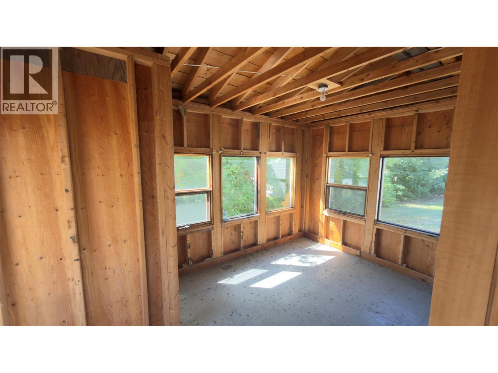 719 Big Eddy Road, Revelstoke, British Columbia  V0E 2S0 - Photo 11 - 10396668