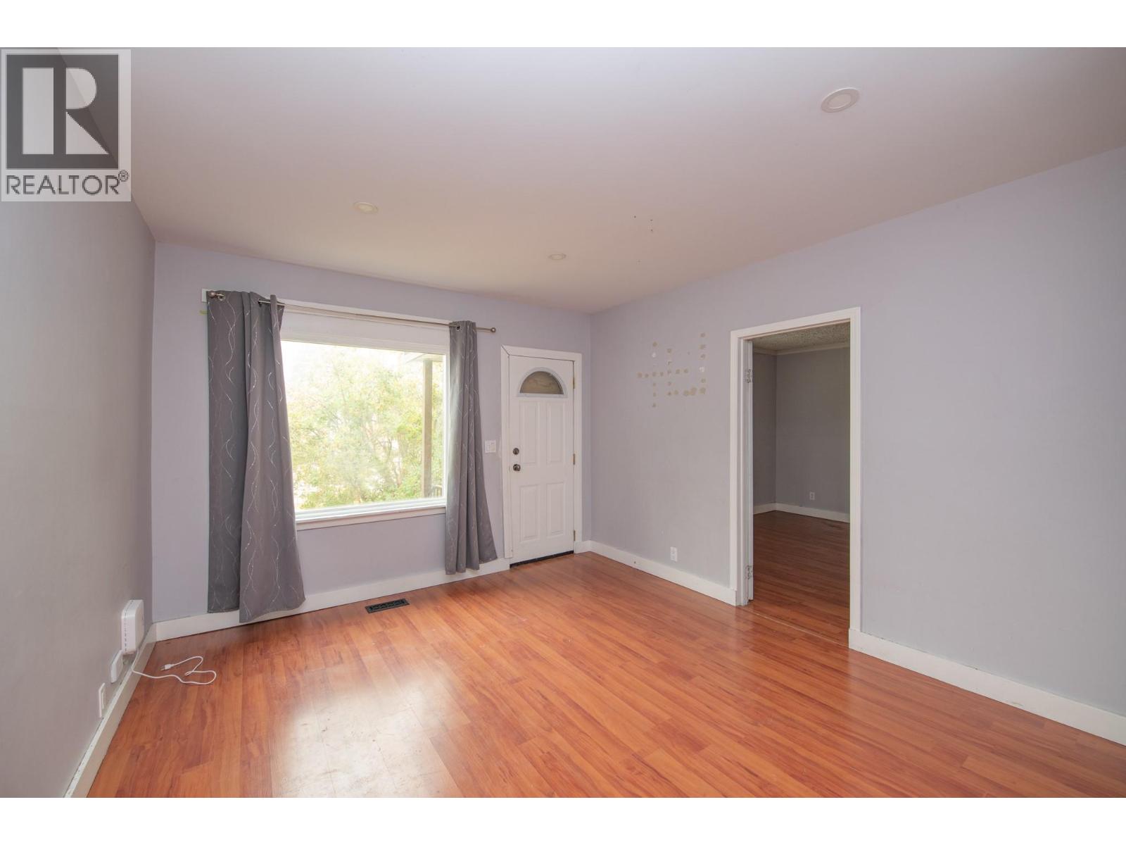 3007 38 Street, Vernon, British Columbia  V1T 6H7 - Photo 11 - 10397043