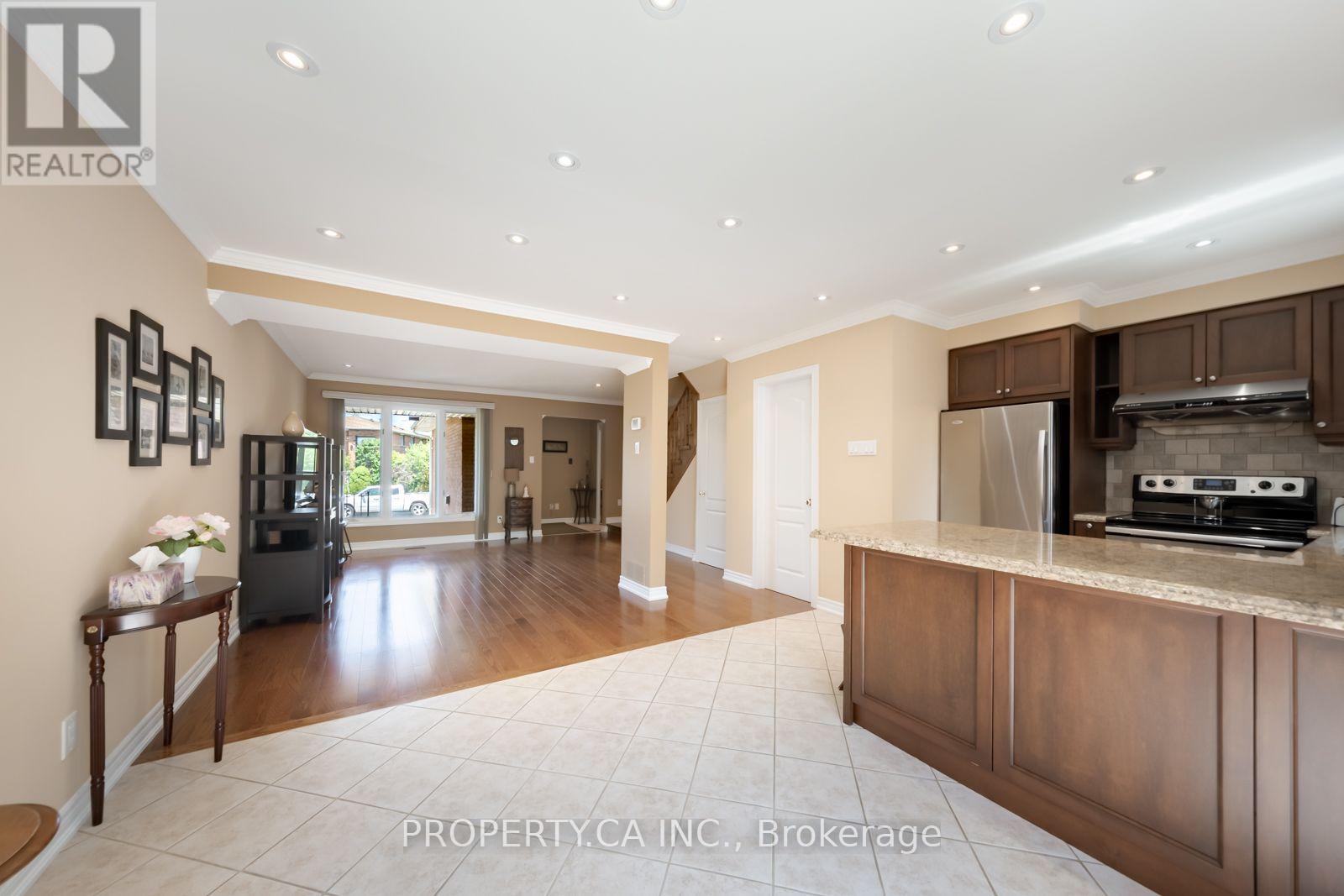 17 Boyne Highlands Court, Vaughan (Glen Shields), Ontario  L4K 1K4 - Photo 11 - N13649878