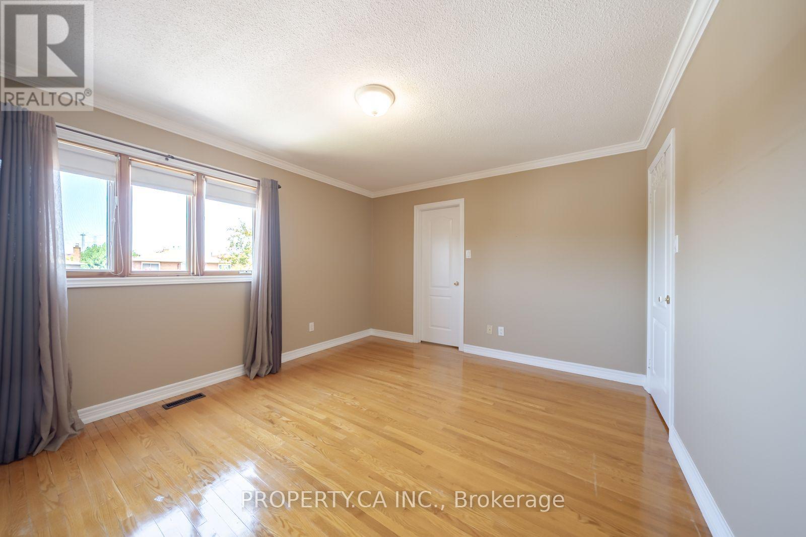 17 Boyne Highlands Court, Vaughan (Glen Shields), Ontario  L4K 1K4 - Photo 17 - N13649878