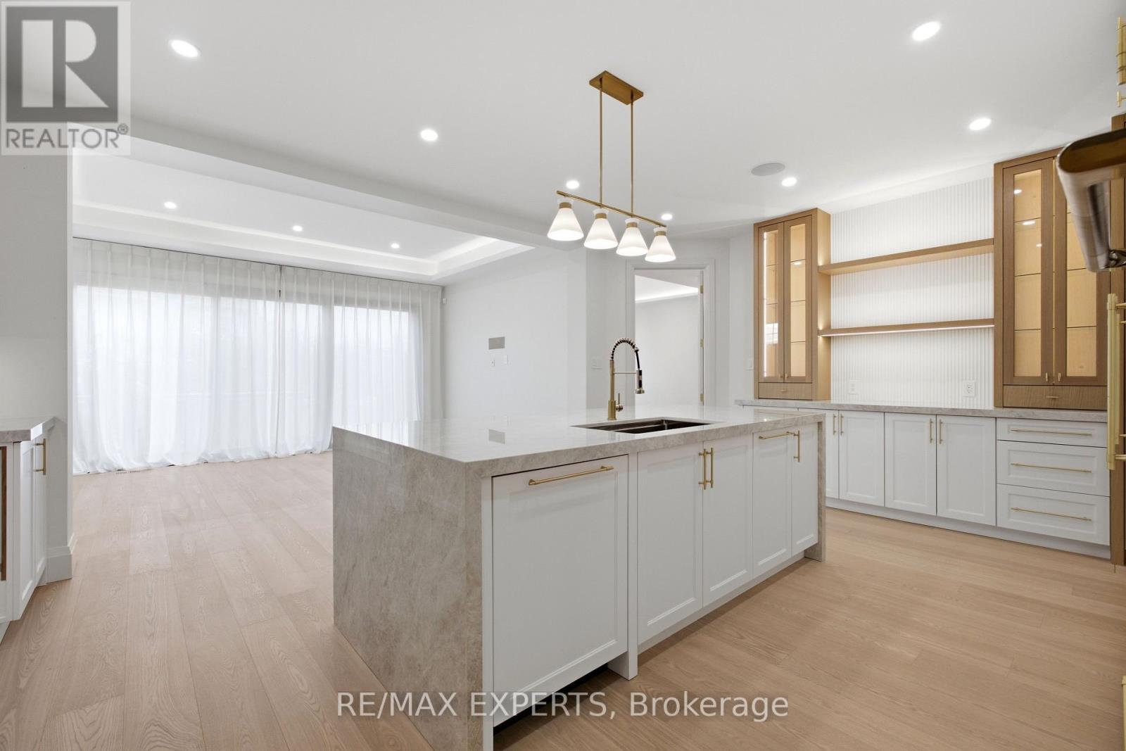 12 Valley Point Crescent, King, Ontario  L7B 0B7 - Photo 10 - N13649900