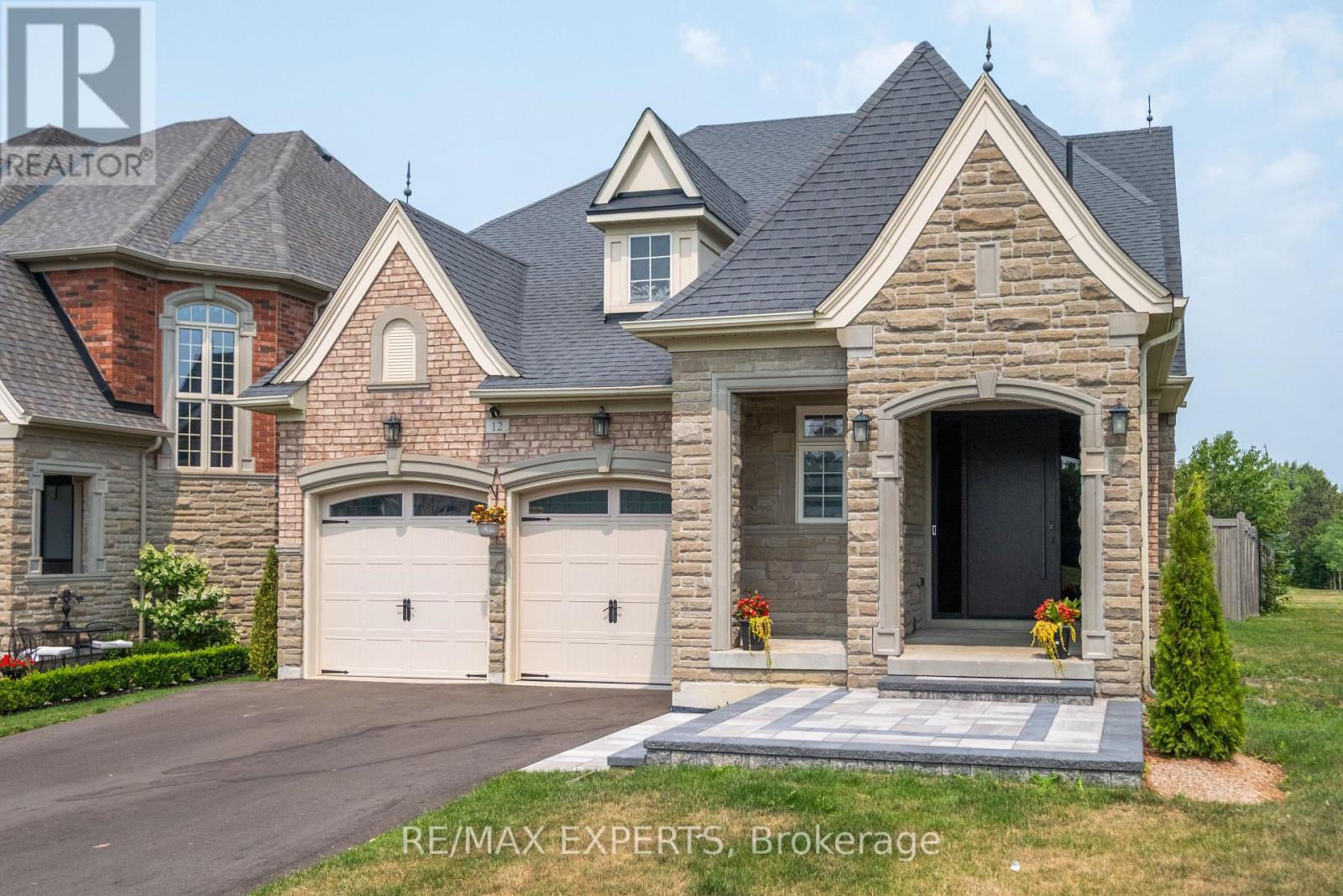 12 Valley Point Crescent, King, Ontario  L7B 0B7 - Photo 3 - N13649900