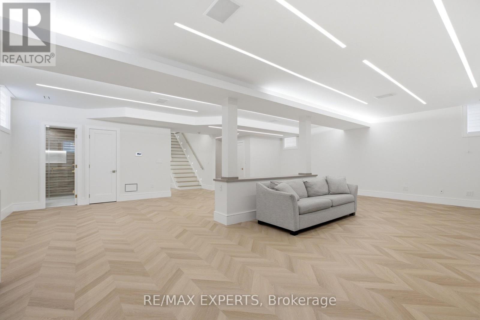 12 Valley Point Crescent, King, Ontario  L7B 0B7 - Photo 35 - N13649900