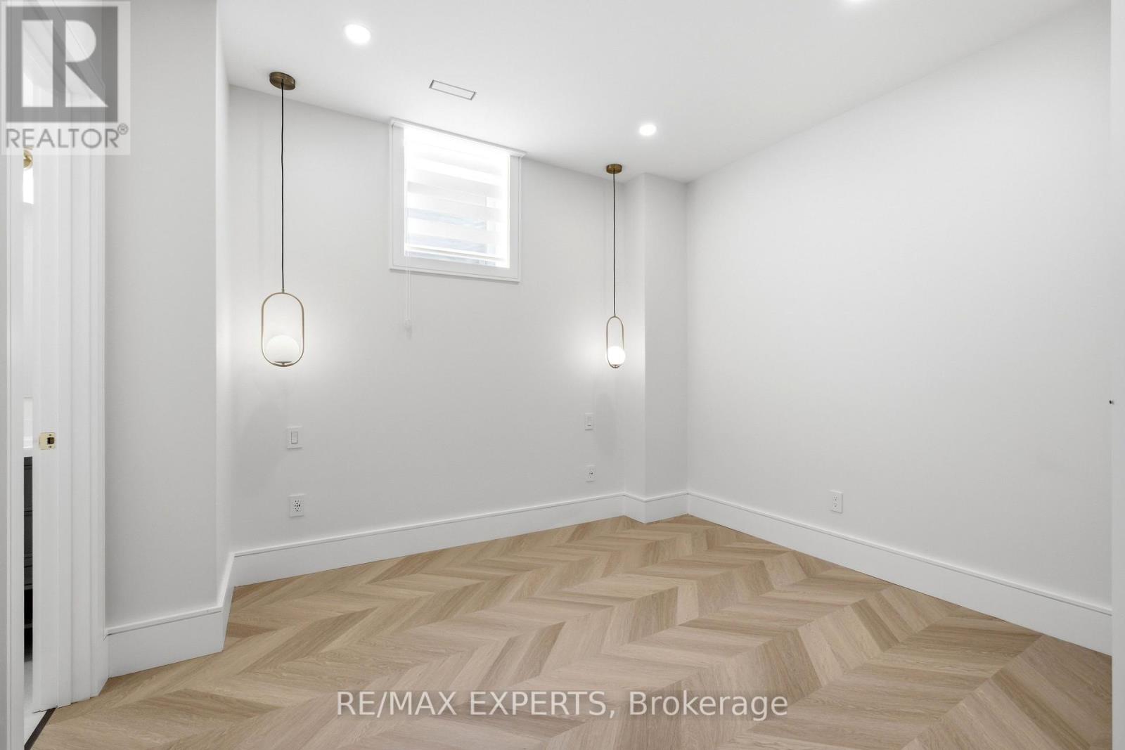 12 Valley Point Crescent, King, Ontario  L7B 0B7 - Photo 38 - N13649900