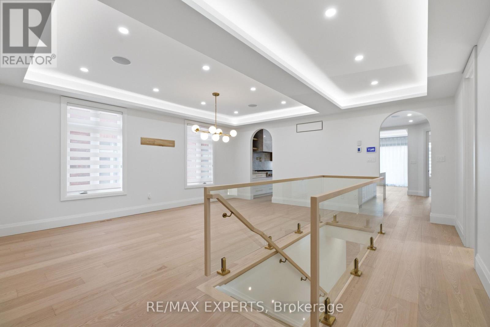 12 Valley Point Crescent, King, Ontario  L7B 0B7 - Photo 7 - N13649900