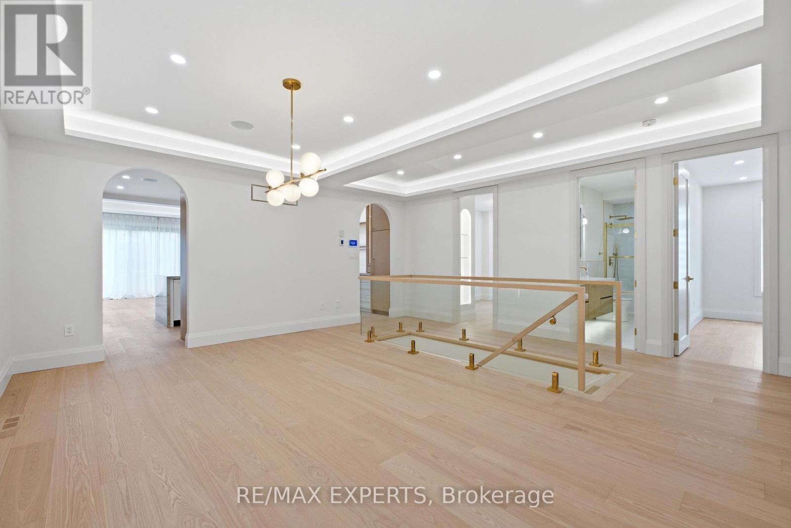 12 Valley Point Crescent, King, Ontario  L7B 0B7 - Photo 8 - N13649900