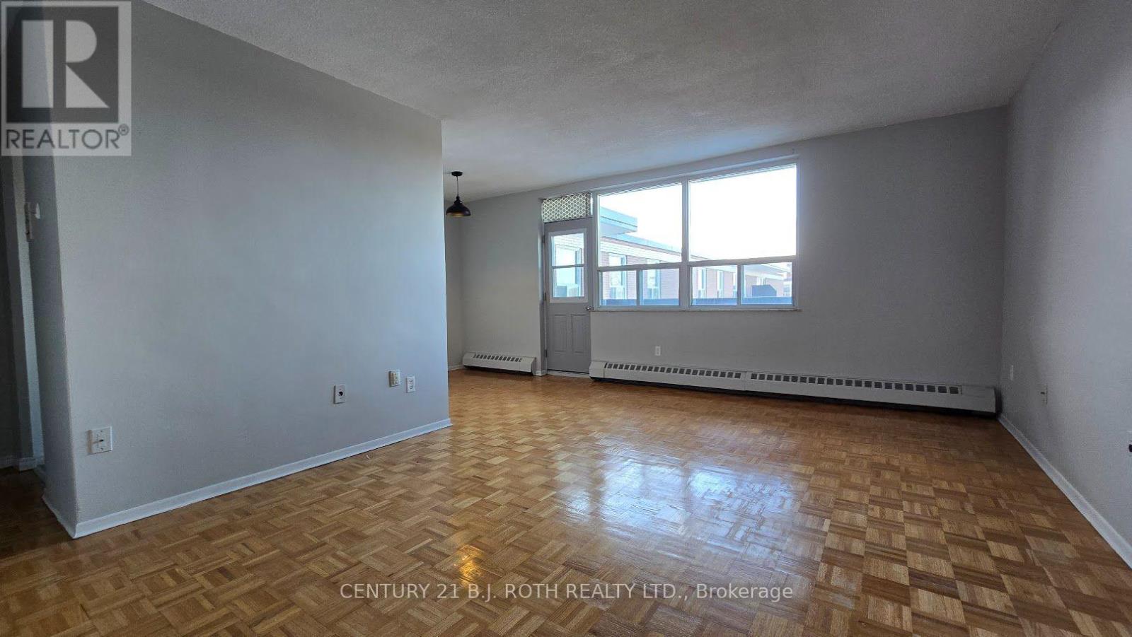 401 - 98 Holgate Street, Barrie, Ontario  L4N 2T9 - Photo 2 - S13649902