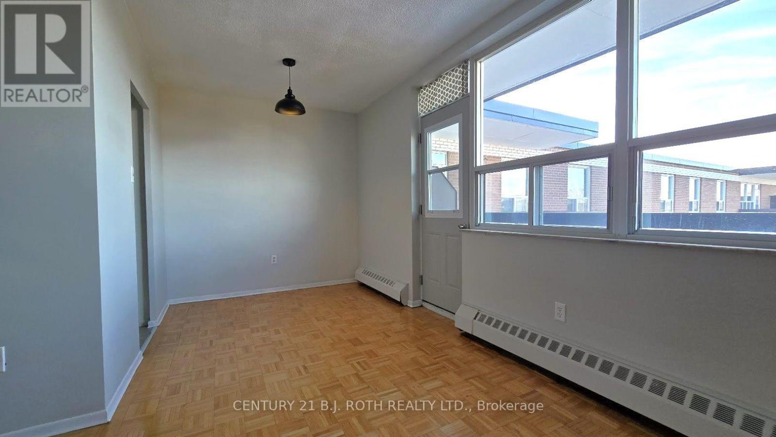 401 - 98 Holgate Street, Barrie, Ontario  L4N 2T9 - Photo 4 - S13649902