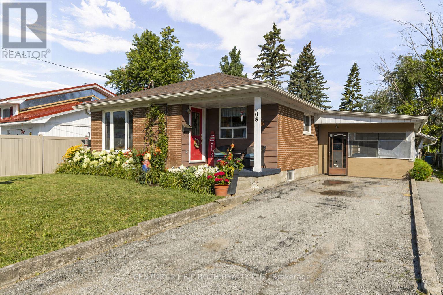 108 Shannon Street, Orillia, Ontario L3V 1G2 - Photo 2 - S13649972