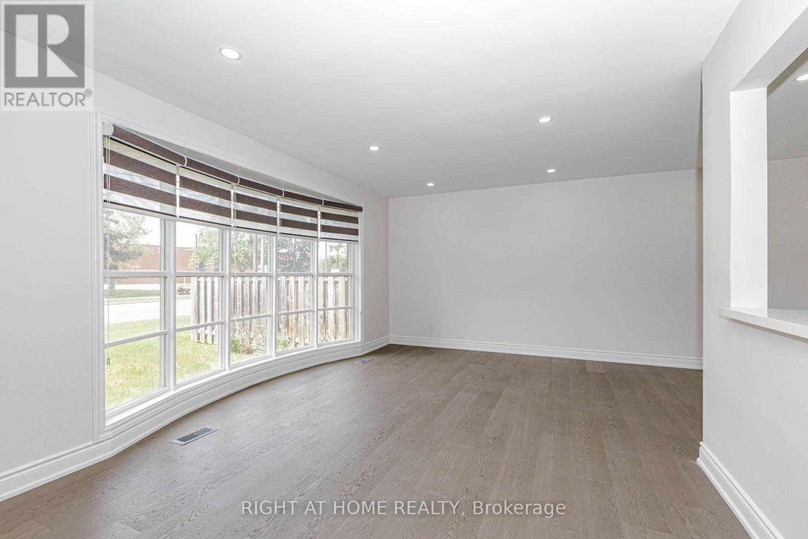5154 New Street, Burlington, Ontario L7L 1V4 - Photo 3 - W13648320