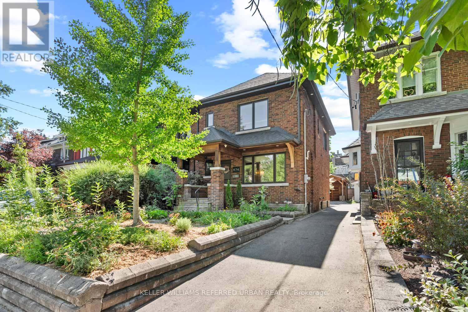 <div class="slider-price">$1,499,000</div><p>474 Armadale Avenue, Toronto, Ontario</p>