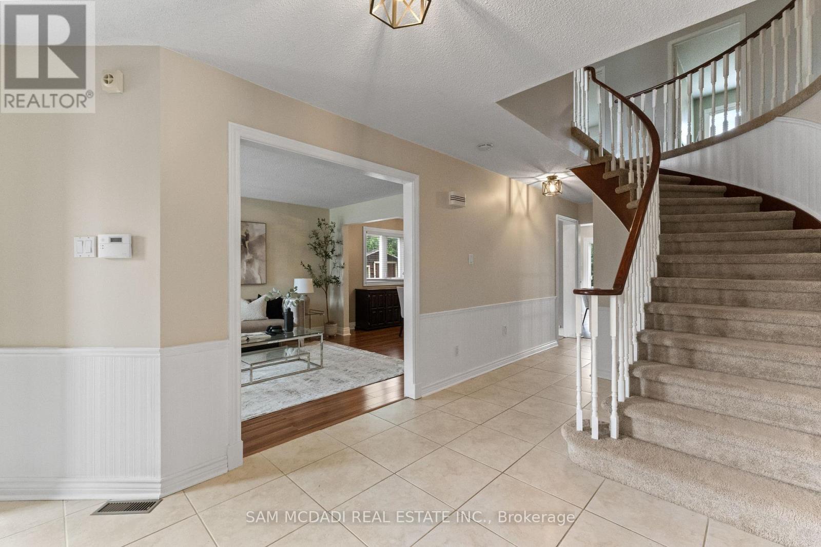 470 Aberfoyle Court, Mississauga, Ontario  L4Z 2J5 - Photo 4 - W13650000