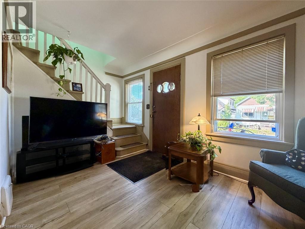 55 Holmes Avenue, Hamilton, Ontario  L8S 2K7 - Photo 3 - 40854054