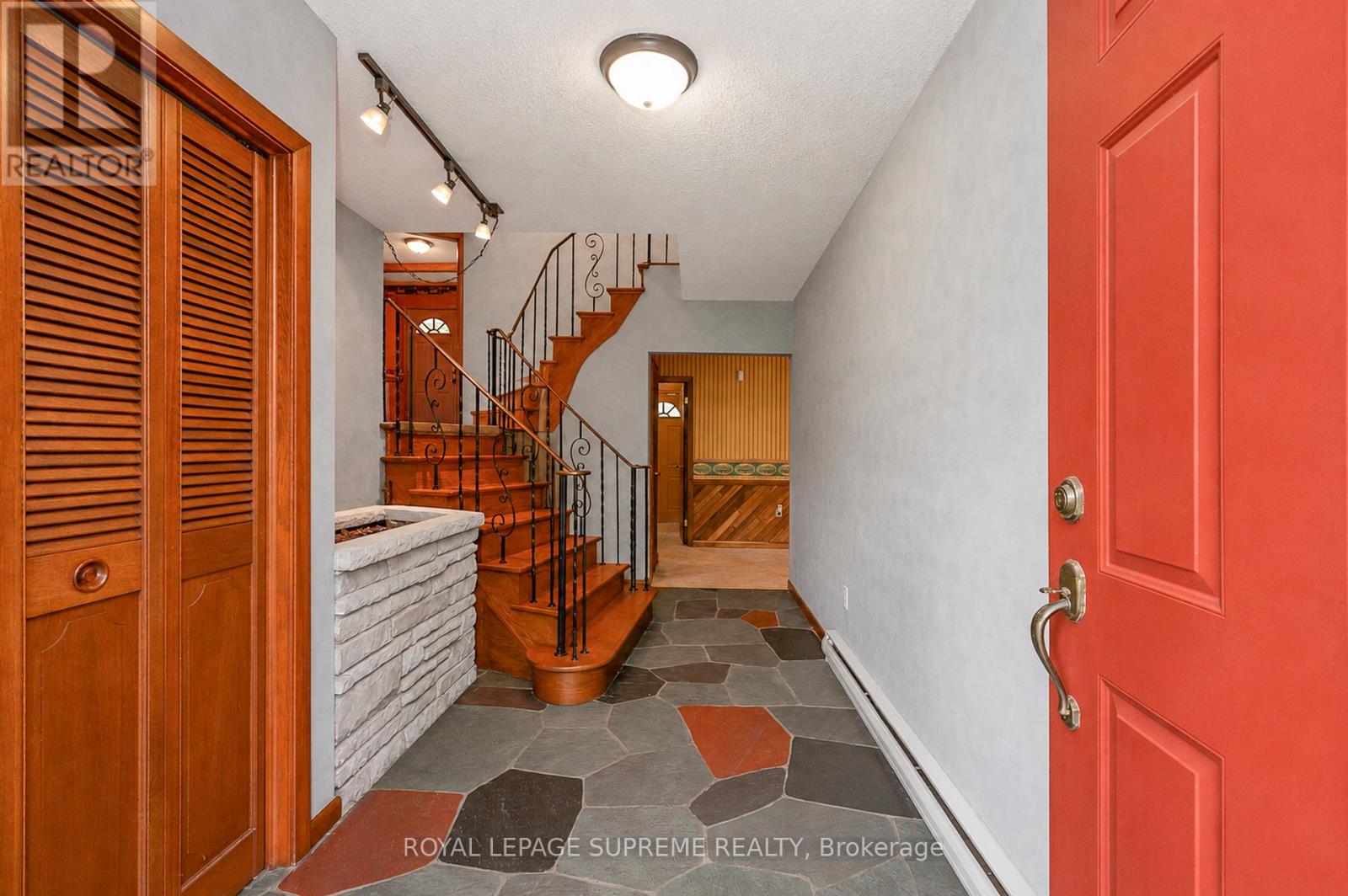 2035 Hollow Road, Thorold, Ontario  L2V 5G8 - Photo 10 - X13649948