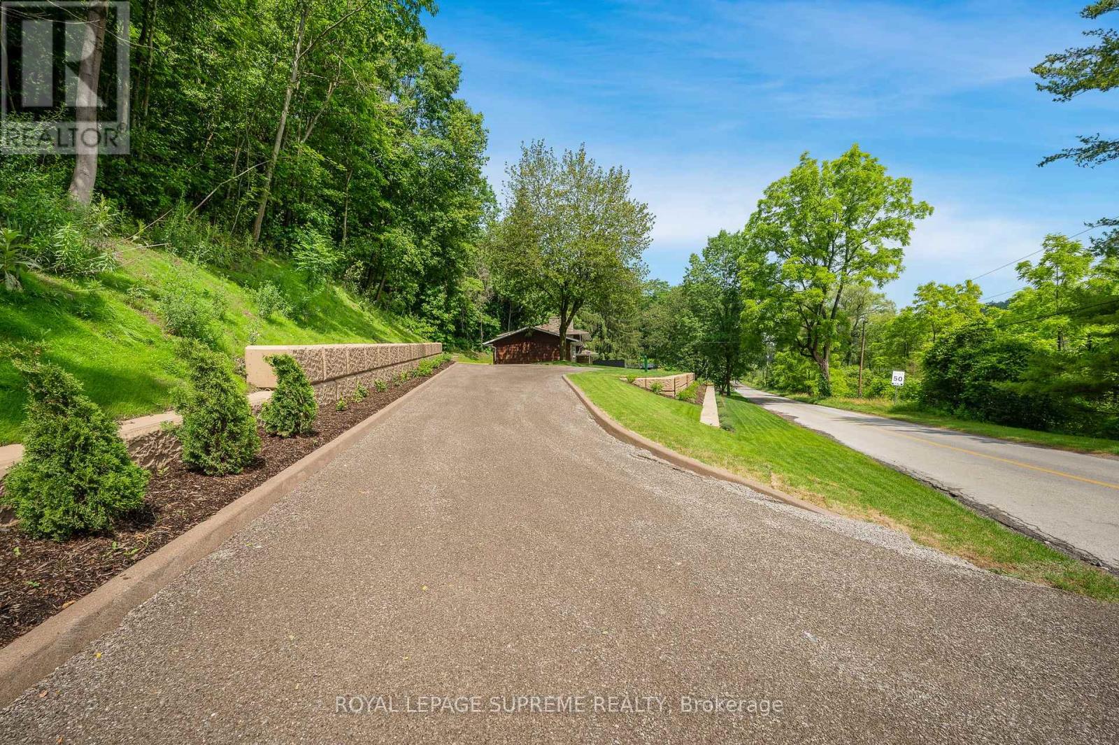 2035 Hollow Road, Thorold, Ontario  L2V 5G8 - Photo 2 - X13649948