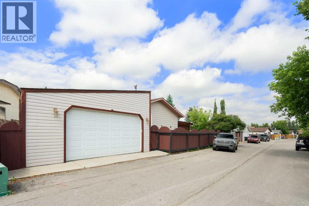 48 Deermont Way SE, Calgary, Alberta  T2J 5P3 - Photo 48 - A2329837