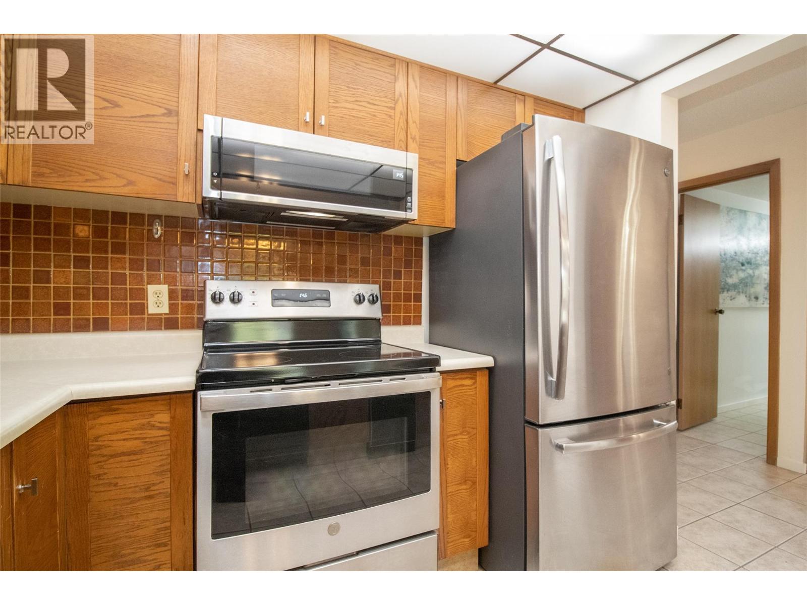 1075 Bernard Avenue Unit# 303, Kelowna, British Columbia  V1Y 6P7 - Photo 12 - 10397114