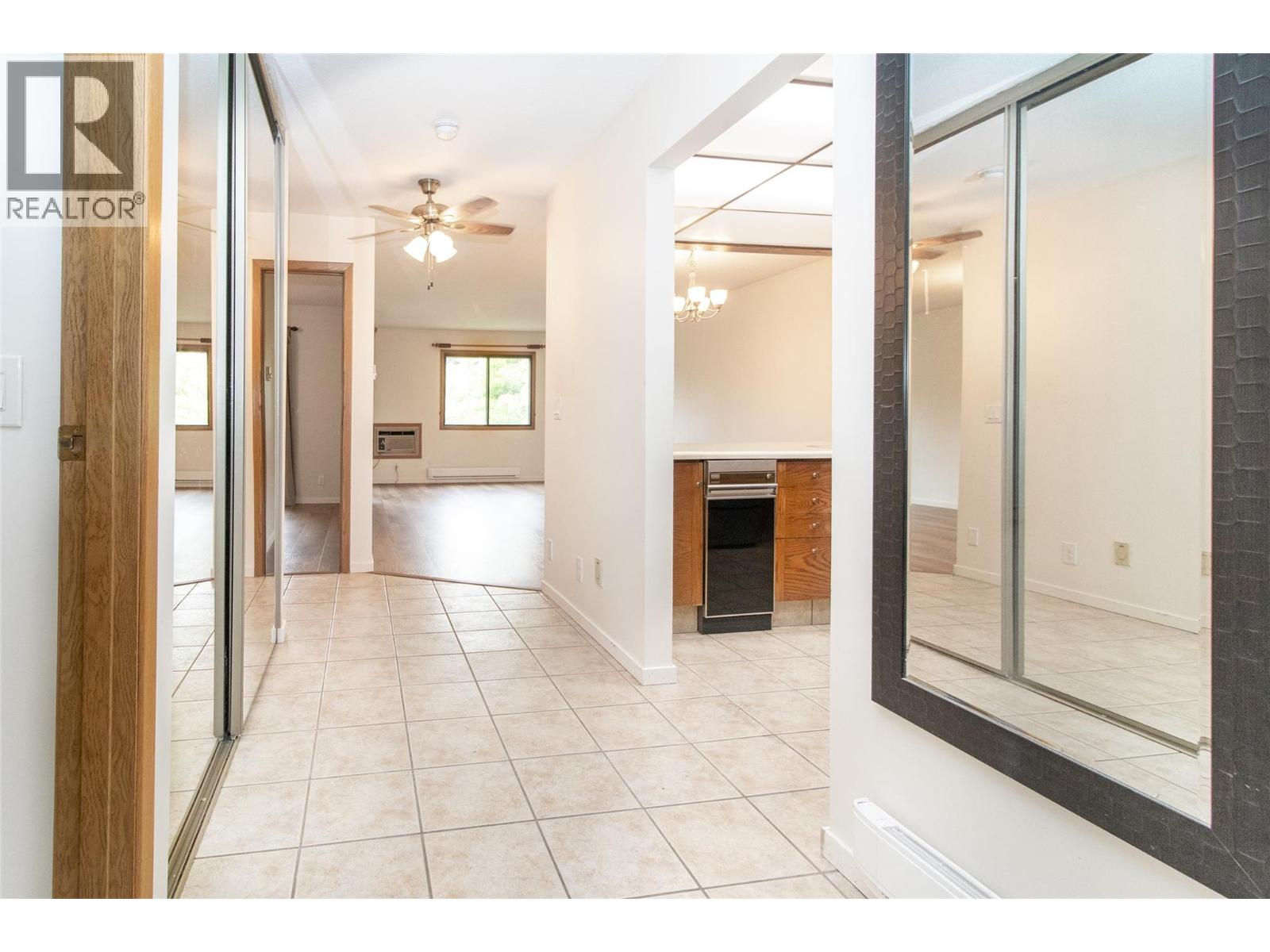 1075 Bernard Avenue Unit# 303, Kelowna, British Columbia  V1Y 6P7 - Photo 14 - 10397114