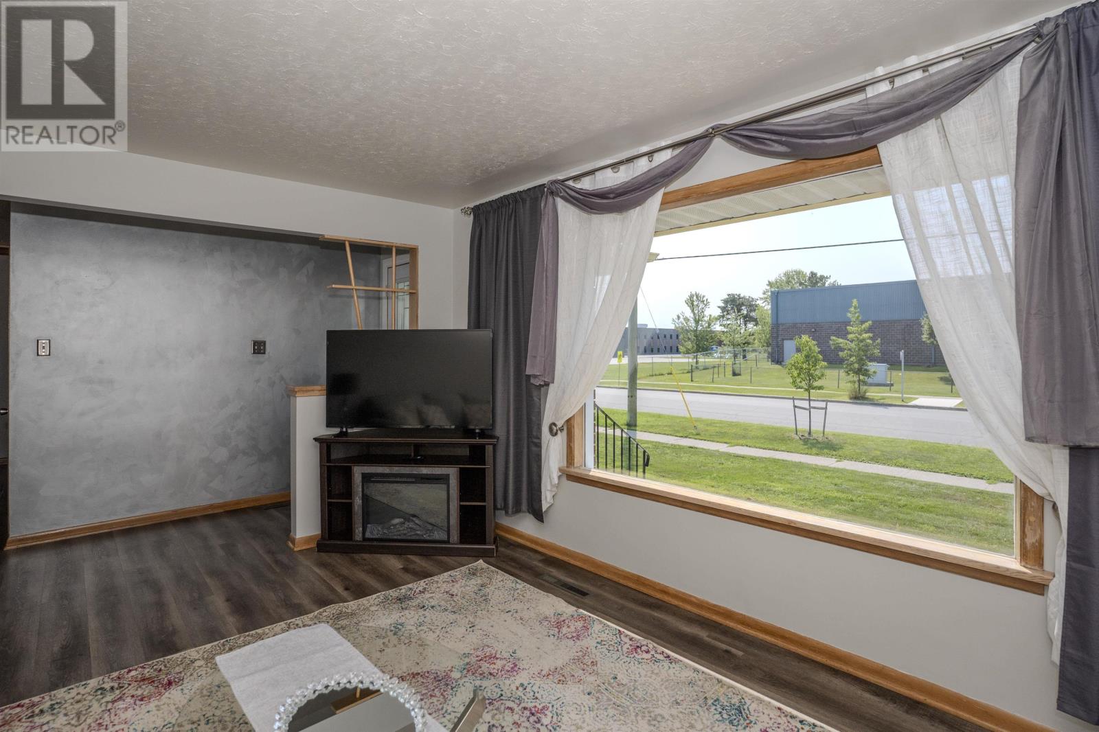 139 Churchill Dr W, Thunder Bay, Ontario  P7C 1V6 - Photo 12 - TB2602277